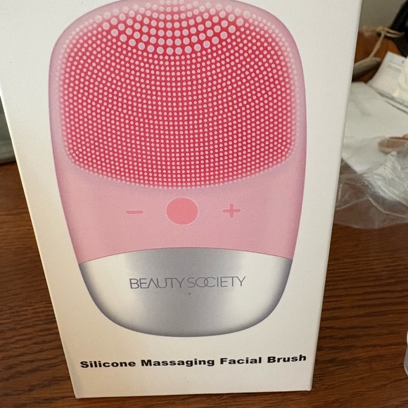 Beauty Society Skincare - Picture 4 of 4